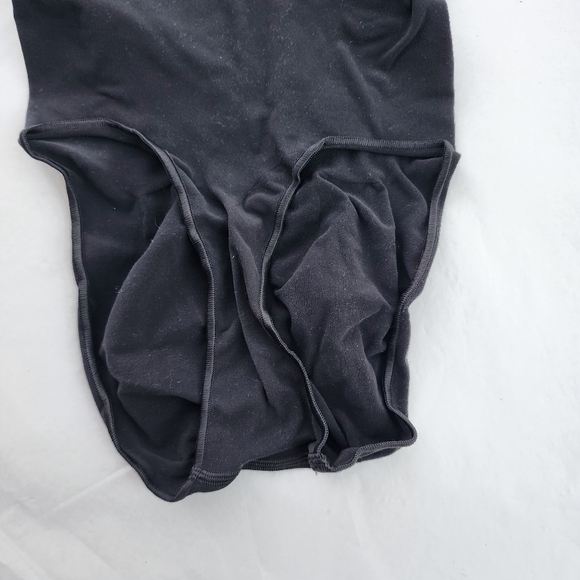 SKIMS Core Control Highrise Brief Onyx Black New NWOT Size S/M Shapewear - Picture 8 of 9